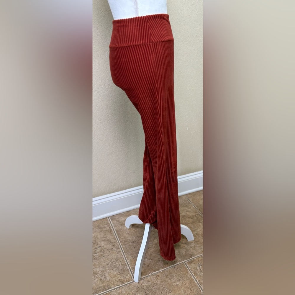 🦋 Women's Ribbed Pants - Picture 2 of 12